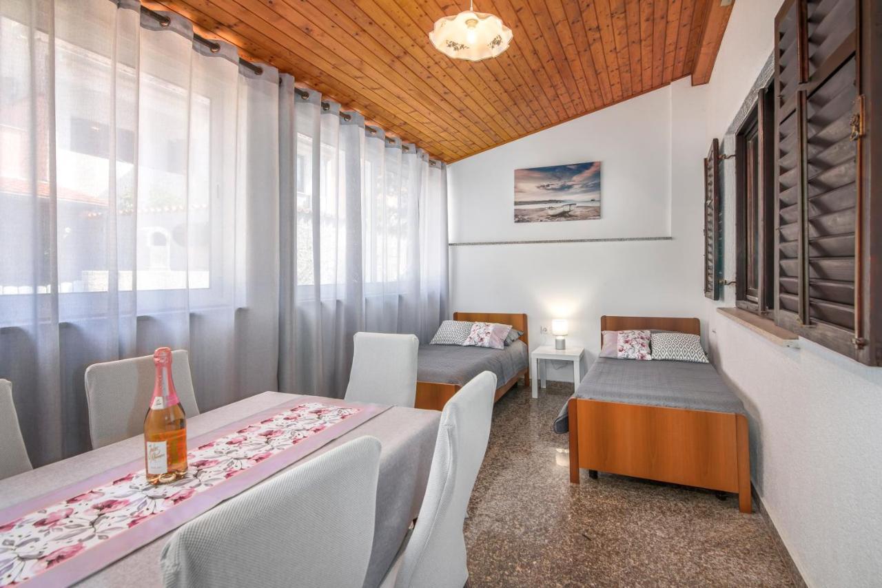 Apartment Palma Pula Luaran gambar