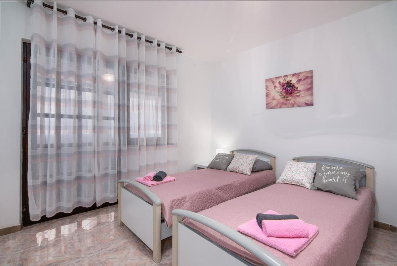 Apartment Palma Pula Luaran gambar
