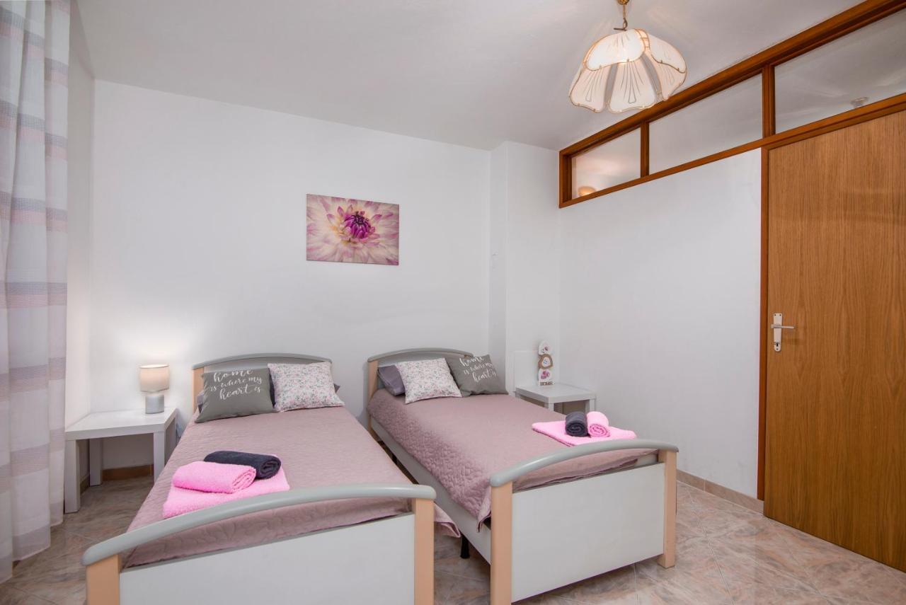 Apartment Palma Pula Luaran gambar